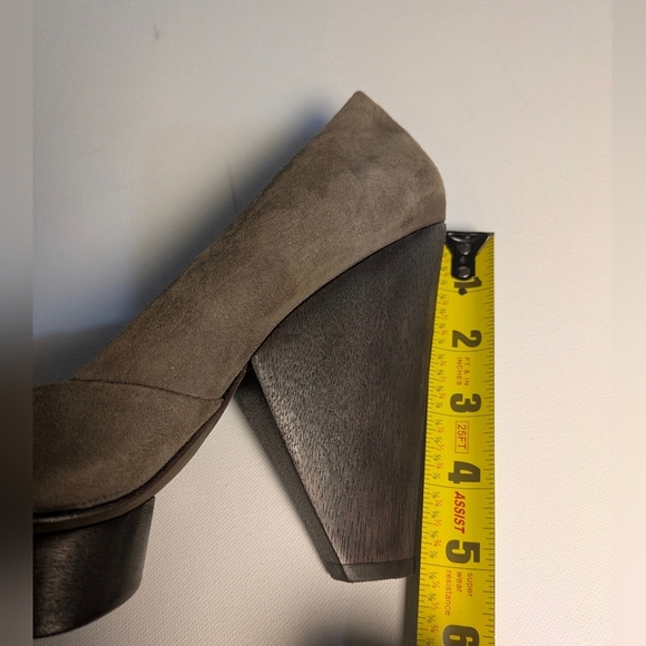 BCBGMAXAZRIA Taupe Suede Silver Leather Front Wedge High Heel Open Toe Sz 9 EUC - Picture 6 of 9